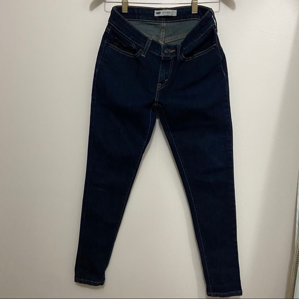 Junior Woman’s Levi’s 535 denim skinny jeans
